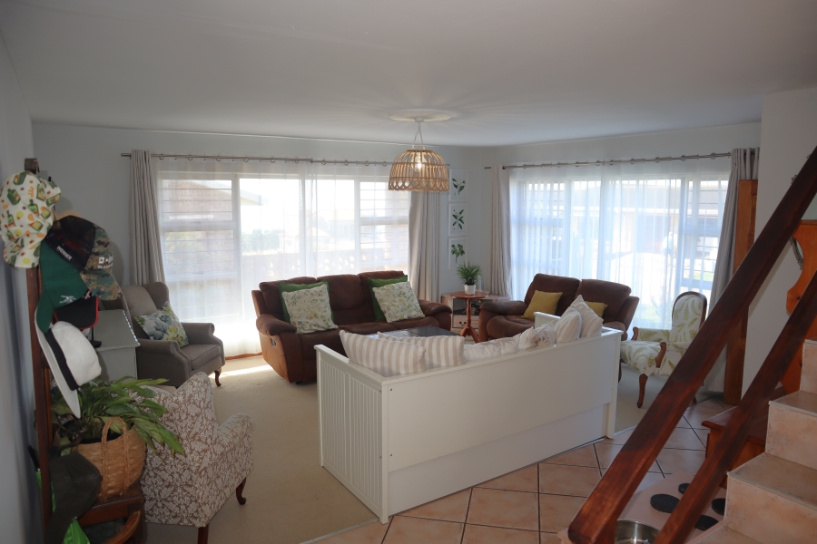 3 Bedroom Property for Sale in Wavecrest Eastern Cape
